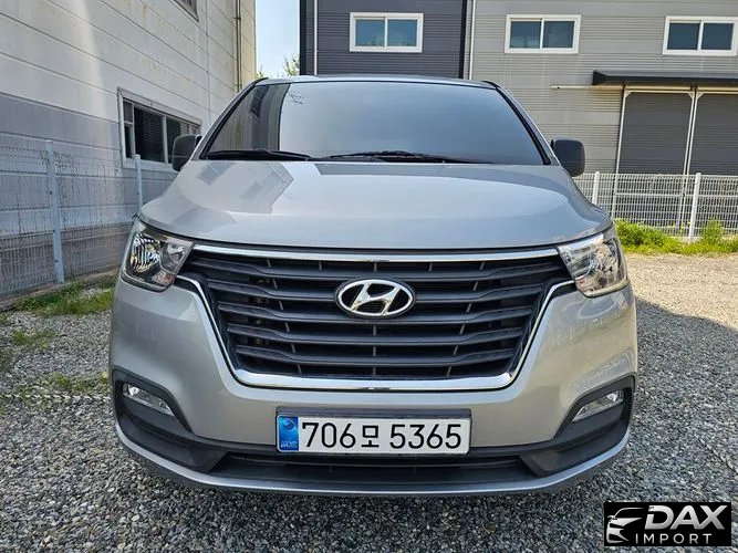 Hyundai Starex 4WD Wagon 12-Seater