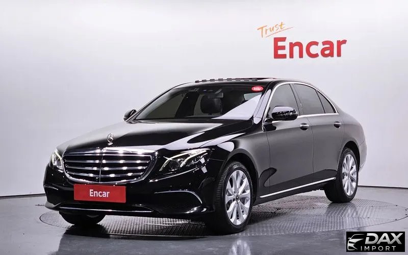 Mercedes-Benz E-Class E300 4MATIC Exclusive Standard