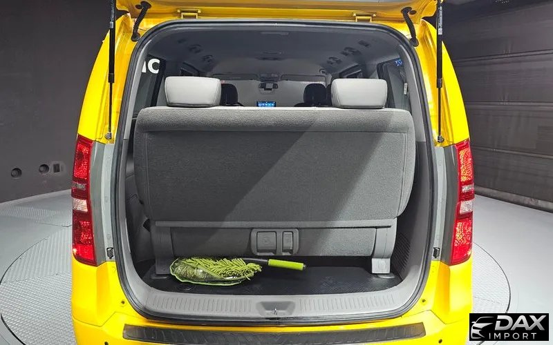 Hyundai Starex Guard car of children