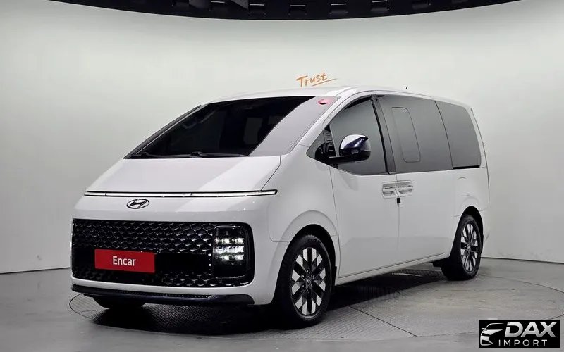Hyundai Staria Lounge 9-Seater