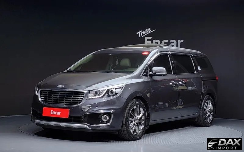 Kia Canival Gasoline 7-seater Limousine