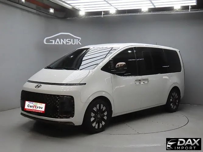 Hyundai Staria Lounge 9-Seater