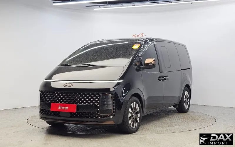Hyundai Staria Lounge 9-Seater