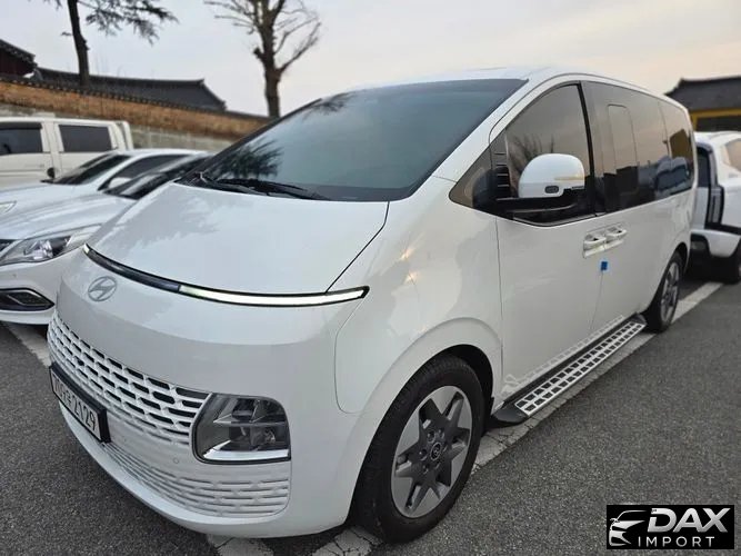 Hyundai Staria Tourer 11-Seater