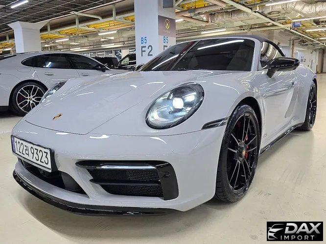 Porsche 911 Carrera 4 GTS Cabriolet