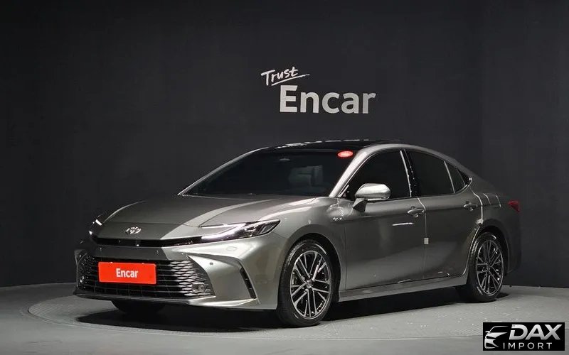 Toyota Camry 2.5 XLE Premium Hybrid