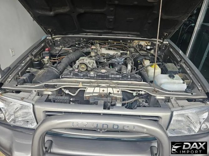 Hyundai Galloper 9-Seater V6 LPG