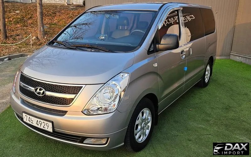 Hyundai Starex 12-Seater Wagon