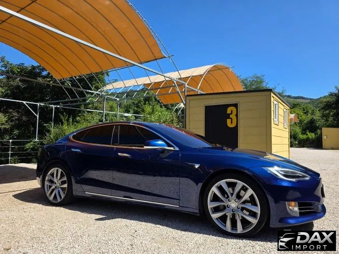 Tesla Model S 90D