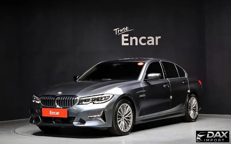 BMW 3-Series 320i Luxury