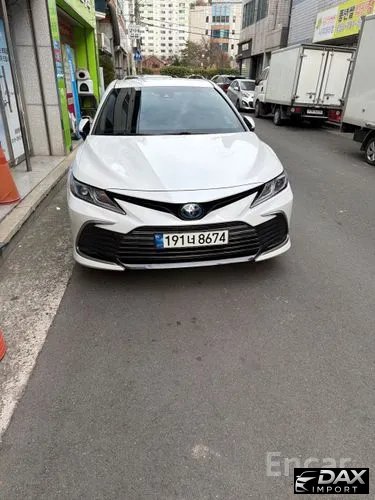Toyota Camry 2.5 LE Hybrid