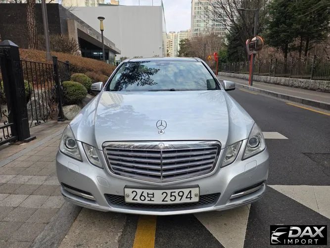 Mercedes-Benz E-Class E300 Elegance