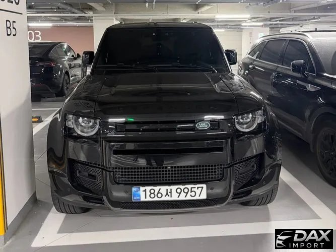 Land Rover Defender 110 P300 X-Dynamic SE