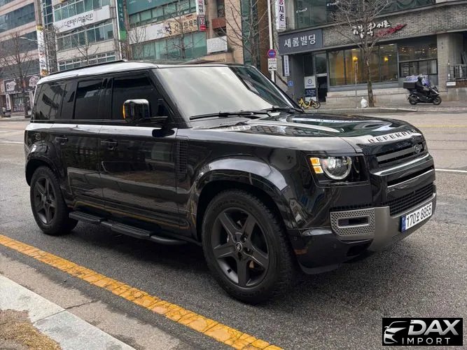 Land Rover Defender 110 D250 X-Dynamic SE