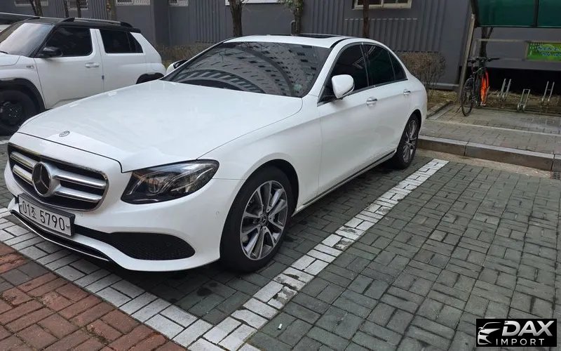 Mercedes-Benz E-Class E300 4MATIC Avnatgarde