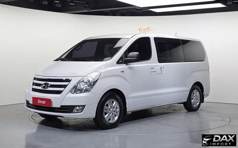 Hyundai Starex 12-Seater Wagon