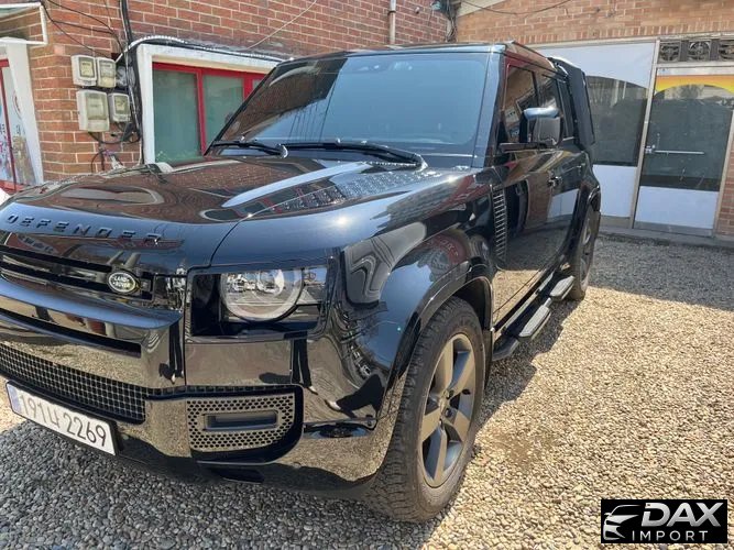 Land Rover Defender 110 P300 X-Dynamic SE