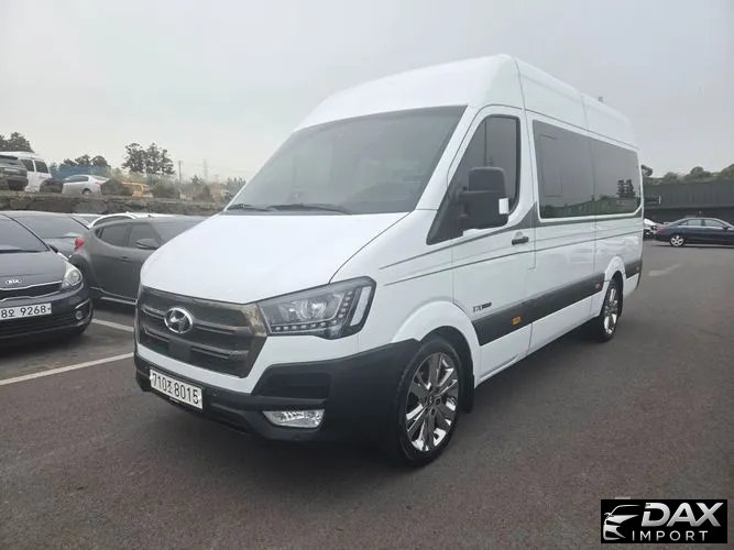 Hyundai Solati 15-seater