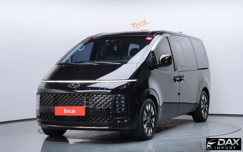 Hyundai Staria Lounge 9-Seater