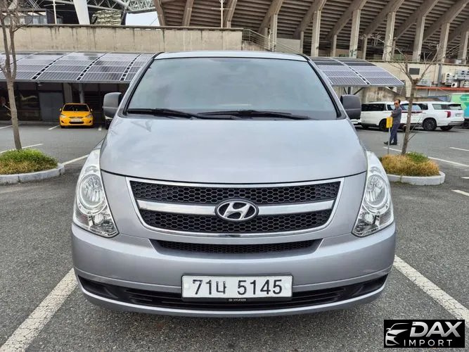 Hyundai Starex 12-Seater Wagon