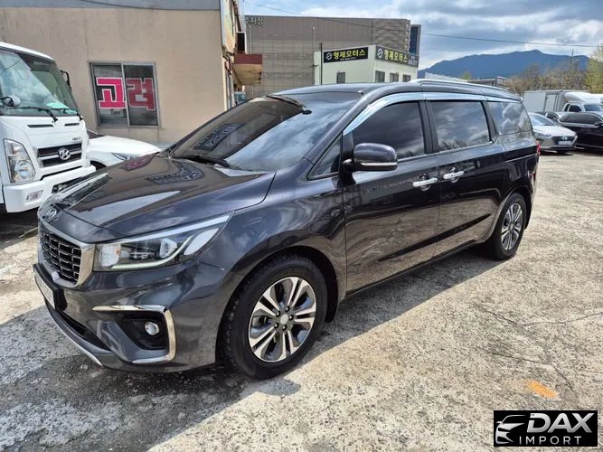 Kia Canival 9-Seater Luxury