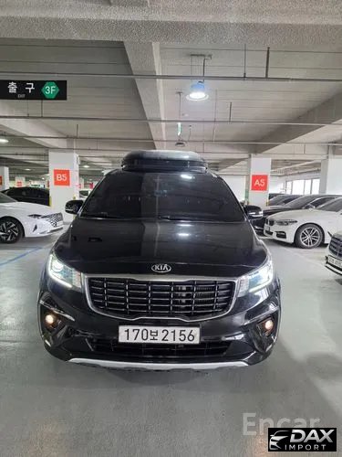 Kia Canival 9-Seater Outdoor
