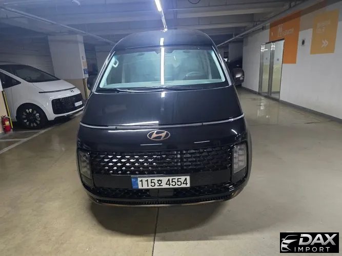 Hyundai Staria 4WD Lounge 9-Seater