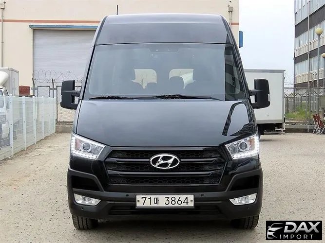 Hyundai Solati 14-seater