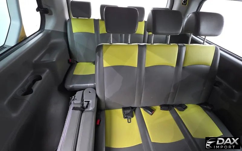 Hyundai Starex Guard car of children