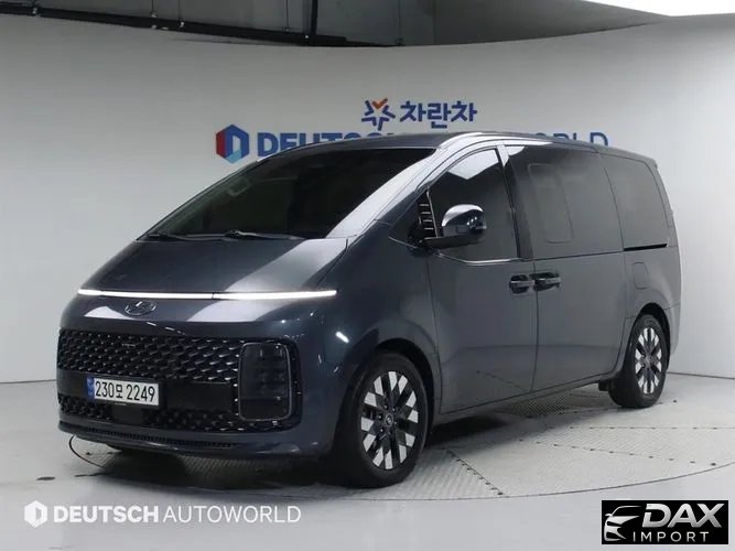 Hyundai Staria Lounge 9-Seater