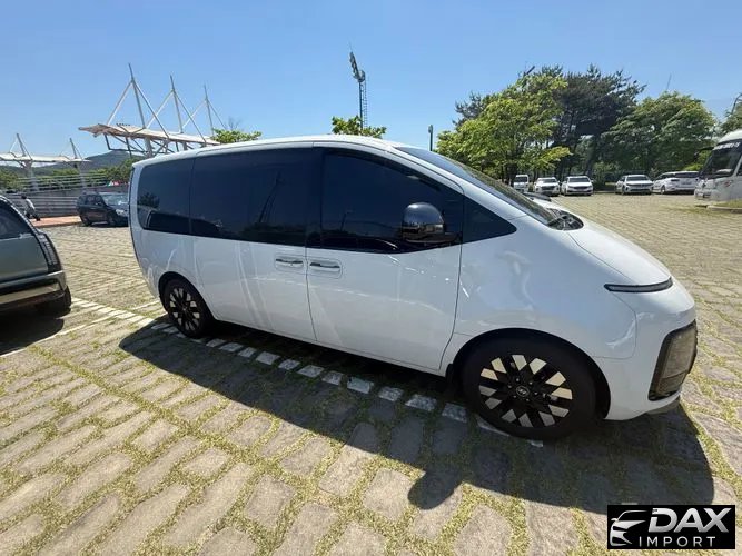Hyundai Staria HEV 1.6 Lounge 7-Seater