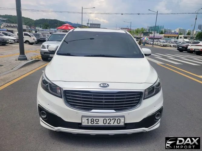 Kia Canival 7-seater Limousine