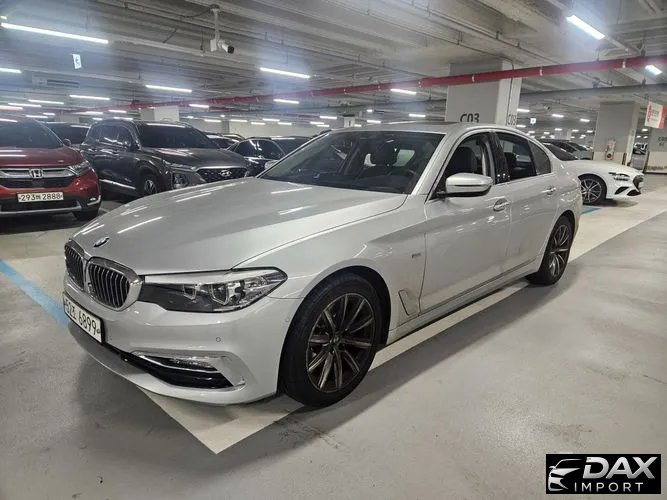 BMW 5-Series 520i Luxury