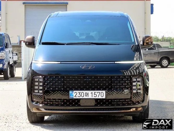 Hyundai Staria L3.5 Lounge 9-Seater
