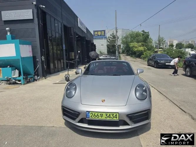Porsche 911 Carrera 4 GTS Cabriolet
