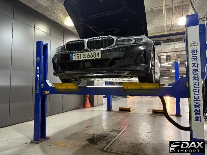 BMW 3-Series 320i